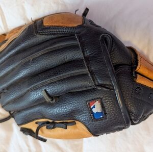 Wilson Baseball Glove size 11